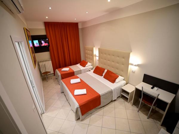 Hotel Demo' : photo 6 de la chambre chambre triple supérieure