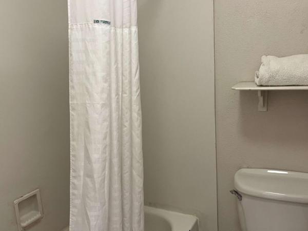 Motel 6 Phoenix, AZ Midtown : photo 3 de la chambre chambre 2 lits queen-size - non-fumeurs