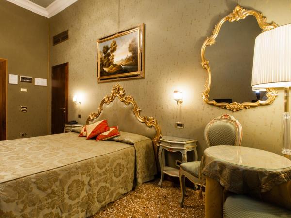 Hotel Al Ponte Mocenigo : photo 3 de la chambre chambre double ou lits jumeaux supérieure
