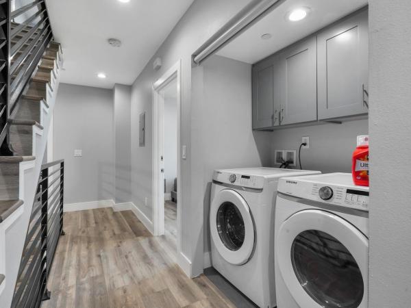 Private Room in Townhouse : photo 5 de la chambre chambre double avec salle de bains privative