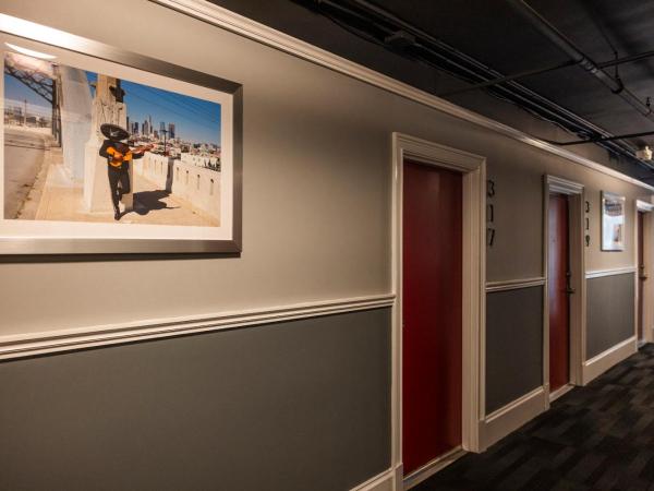 American Hotel : photo 5 de la chambre suite 1 chambre avec salle de bains commune