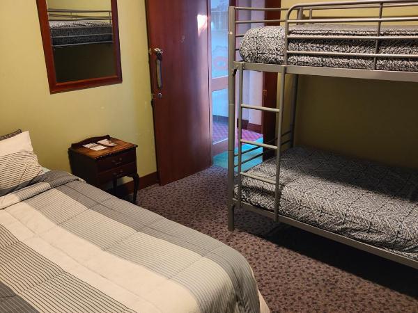Manor house backpackers : photo 1 de la chambre chambre familiale