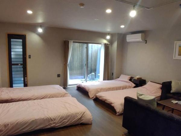 Kyoto Guesthouse Lantern : photo 5 de la chambre chambre familiale avec salle de bains privative