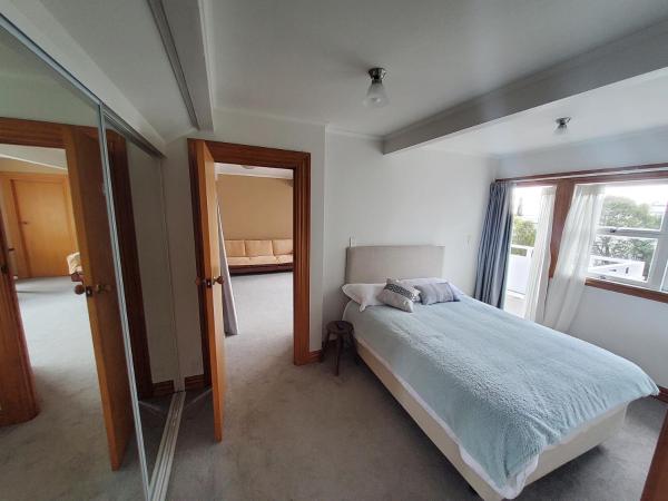 Hauraki Corner Guesthouse : photo 6 de la chambre chambre double avec balcon
