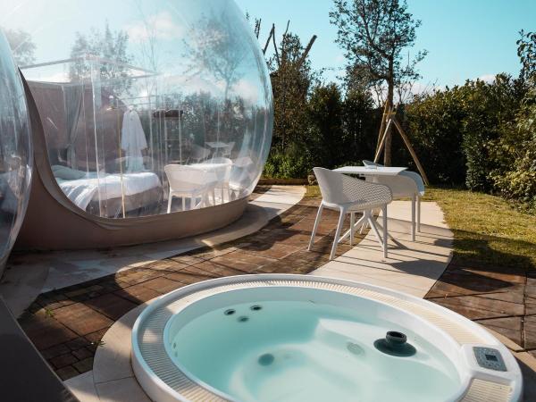 Tenuta Danesi - Bubble Room : photo 4 de la chambre suite lit queen-size avec baignoire spa