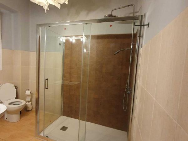 Russafa Youth Hostel : photo 3 de la chambre chambre double avec salle de bains commune