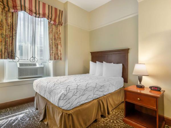 Best Western Plus Pioneer Square Hotel Downtown : photo 1 de la chambre chambre double avec baignoire - accessible aux personnes à mobilité réduite