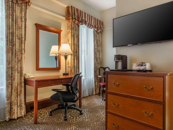 Best Western Plus Pioneer Square Hotel Downtown : photo 4 de la chambre suite deluxe avec lit king-size