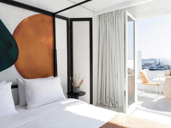 Porto Mykonos : photo 2 de la chambre suite lune de miel avec bain à remous extérieur - vue sur mer