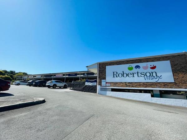 262ATroughton : photo 5 de la chambre suite lit king-size avec balcon