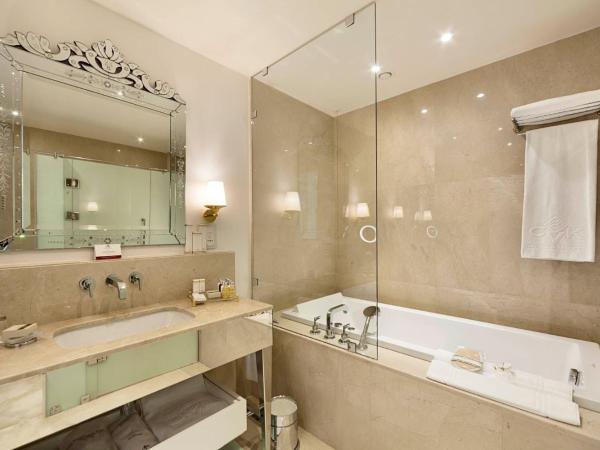 CVK Park Bosphorus Hotel Istanbul : photo 1 de la chambre chambre double ou lits jumeaux supérieure avec vue sur ville