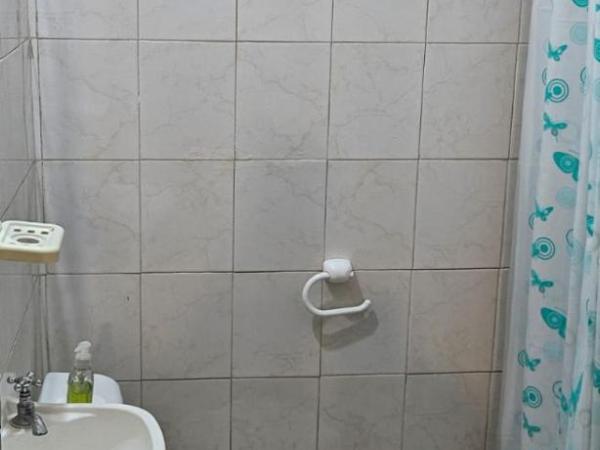 Hostel Mendosol : photo 6 de la chambre chambre familiale avec salle de bains privative