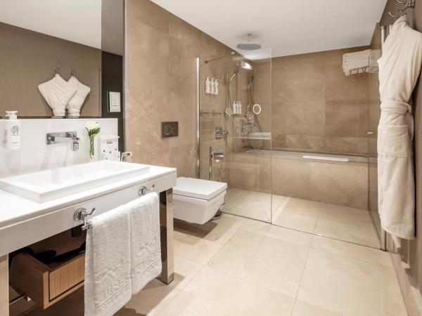 CVK Park Bosphorus Hotel Istanbul : photo 9 de la chambre appartement 2 chambres park prestige suites avec terrasse bosphore