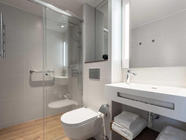 voco Stockholm - Kista, an IHG Hotel : photo 3 de la chambre chambre lit queen-size