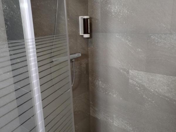 Hotel Le Colibri : photo 6 de la chambre chambre lits jumeaux