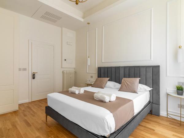 Montello Suites Foresteria Lombarda : photo 5 de la chambre chambre double deluxe avec balcon