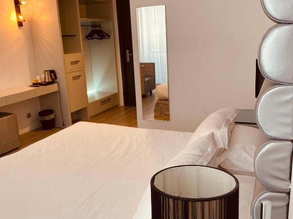 L'Escale Côté Sud : photo 6 de la chambre chambre privilège avec vue sur la ville