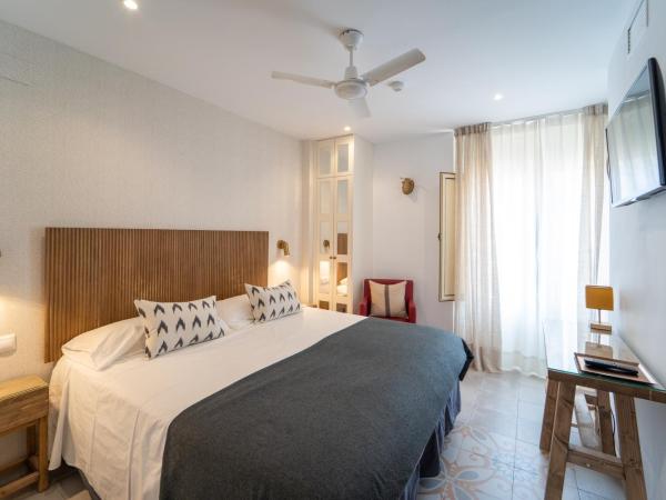 La Siesta de Picasso : photo 4 de la chambre chambre double avec balcon