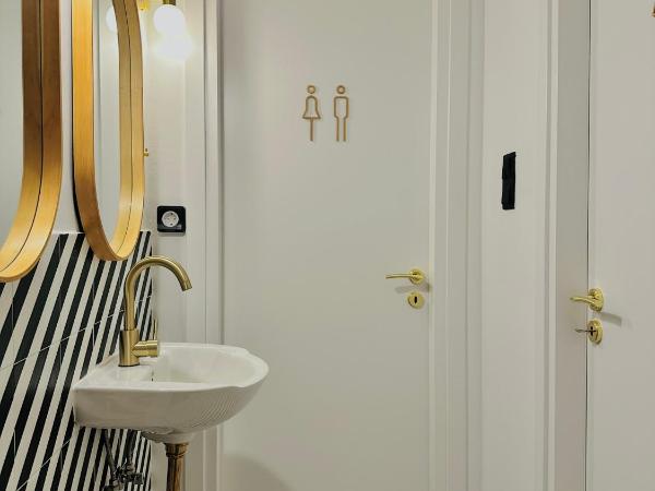 Pink Lemon : photo 10 de la chambre chambre double avec salle de bains commune