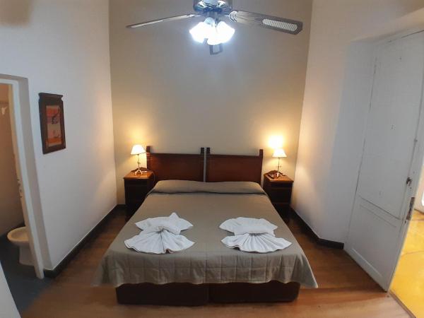 Hotel Plaza : photo 3 de la chambre chambre double standard