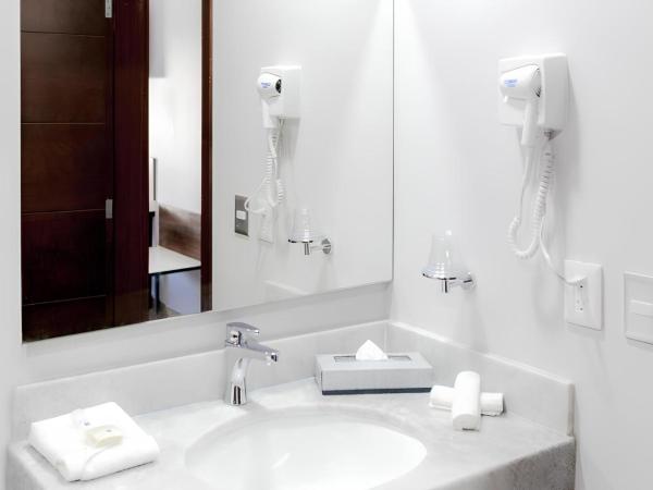 Comfort Inn & Suites Los Cabos : photo 2 de la chambre chambre 2 lits queen-size - non-fumeurs