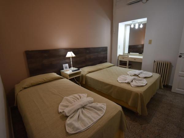 Hotel Plaza : photo 1 de la chambre chambre triple standard