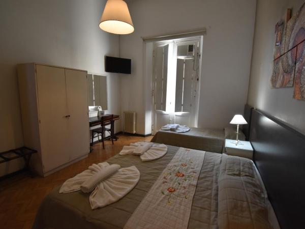 Hotel Plaza : photo 3 de la chambre chambre triple supérieure