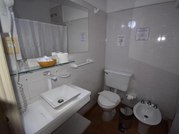 Hotel Plaza : photo 4 de la chambre chambre triple supérieure