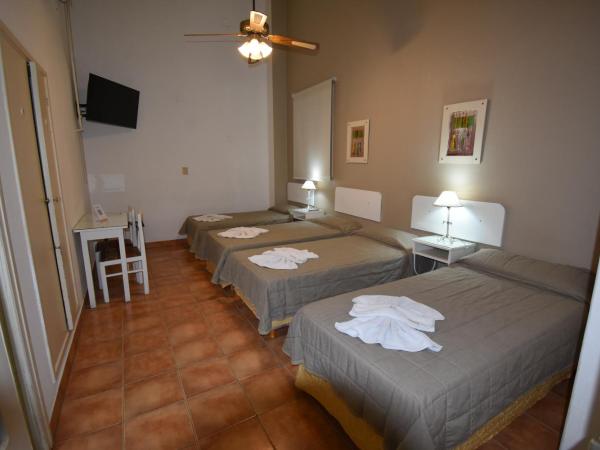 Hotel Plaza : photo 1 de la chambre chambre quadruple standard