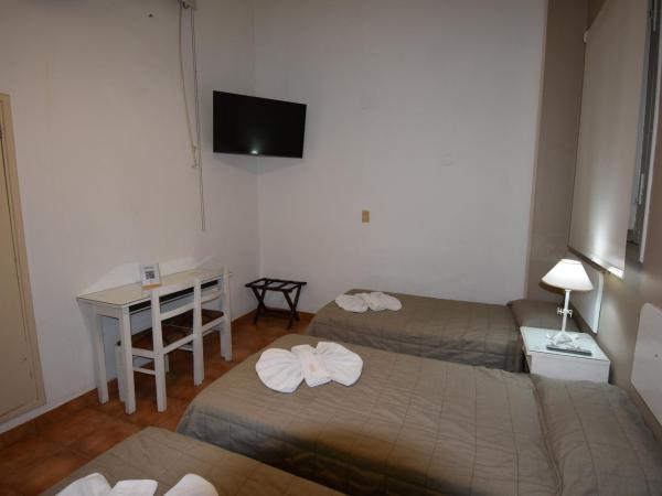 Hotel Plaza : photo 4 de la chambre chambre quadruple standard