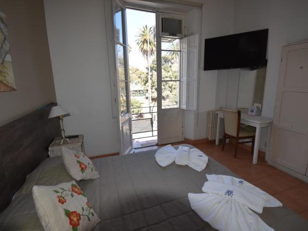 Hotel Plaza : photo 2 de la chambre chambre quadruple supérieure