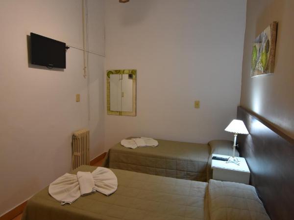 Hotel Plaza : photo 3 de la chambre chambre quadruple supérieure