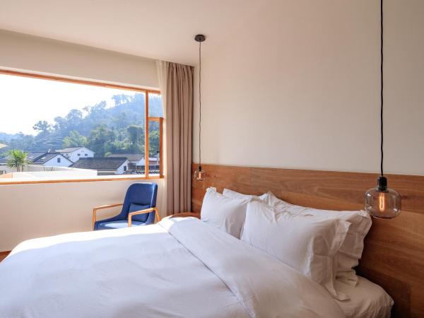 Hangzhou Moju Boutique Guesthouse at the West Lake : photo 1 de la chambre chambre double - vue sur montagne