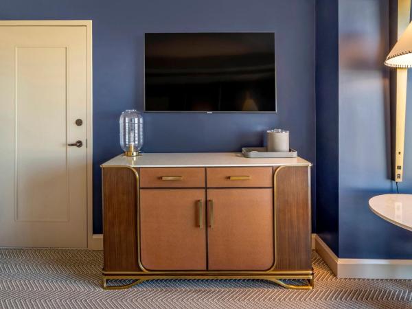 Omni Oklahoma City Hotel : photo 5 de la chambre chambre deluxe pour personnes à mobilité réduite avec 2 lits queen-size