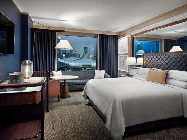 Omni Oklahoma City Hotel : photo 10 de la chambre premier room  1 king bed