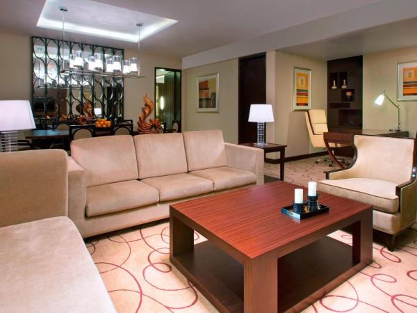 The Westin Chennai Velachery : photo 2 de la chambre suite présidentielle avec accès au salon exécutif