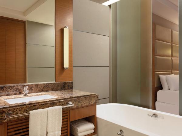 The Westin Chennai Velachery : photo 3 de la chambre suite affaires avec accès au salon exécutif