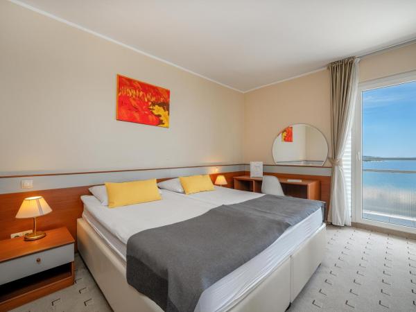 Hotel Punta : photo 4 de la chambre suite junior avec balcon - vue sur mer