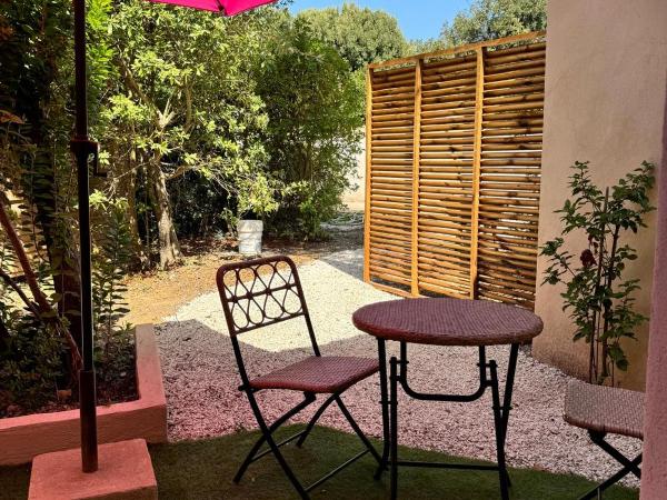 Perla Di Macchia : photo 7 de la chambre chambre lit queen-size - vue sur jardin