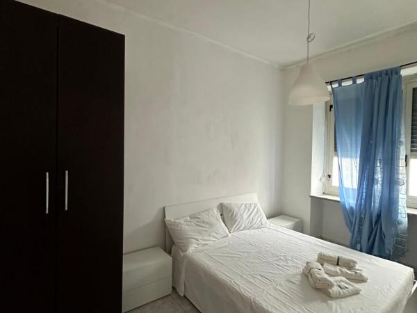 Affittacamere Torino - Private Rooms - h24 Self check-in : photo 1 de la chambre chambre double standard avec salle de bains commune