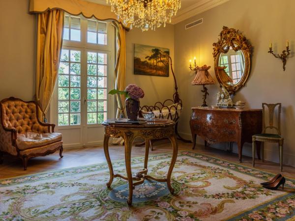 Castel Bois Marie, Maison d'hôtes : photo 3 de la chambre suite supérieure avec terrasse - vue sur lac