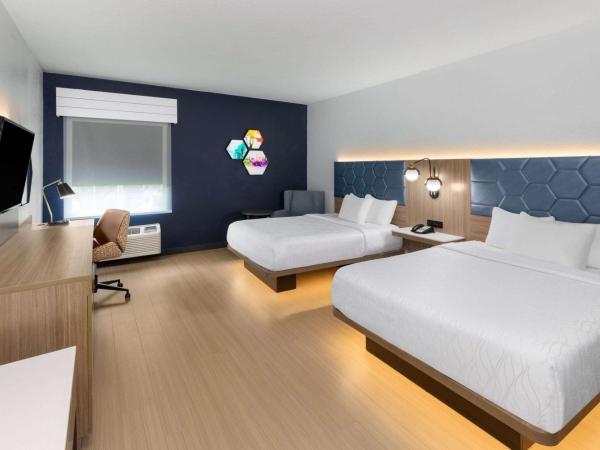 La Quinta by Wyndham San Antonio Northwest : photo 1 de la chambre chambre avec 2 lits queen-size et douche accessible en fauteuil roulant - adaptée aux personnes à mobilité réduite/malentendantes - non-fumeurs