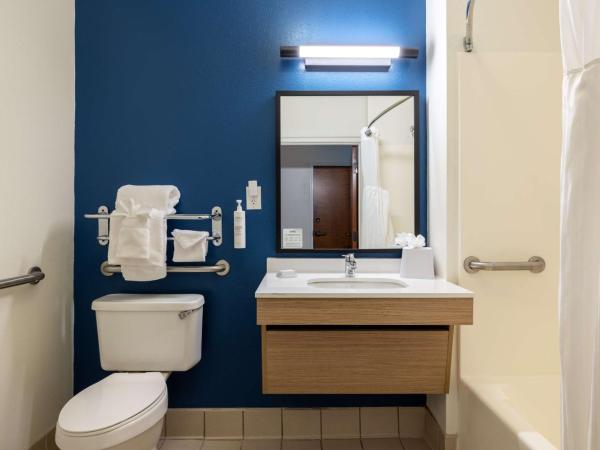 Spark by Hilton Savannah Airport : photo 5 de la chambre chambre avec 2 lits queen-size - pour personnes malentendantes