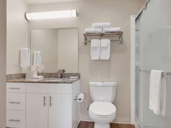 WaterWalk Extended Stay by Wyndham Charlotte - Arrowood : photo 7 de la chambre two bedroom suite balcony - 2 queen beds