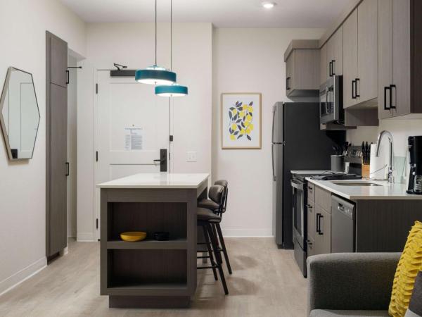 WaterWalk Extended Stay by Wyndham Jacksonville Deerwood Pk : photo 2 de la chambre one bedroom suite hearing accessible - king bed