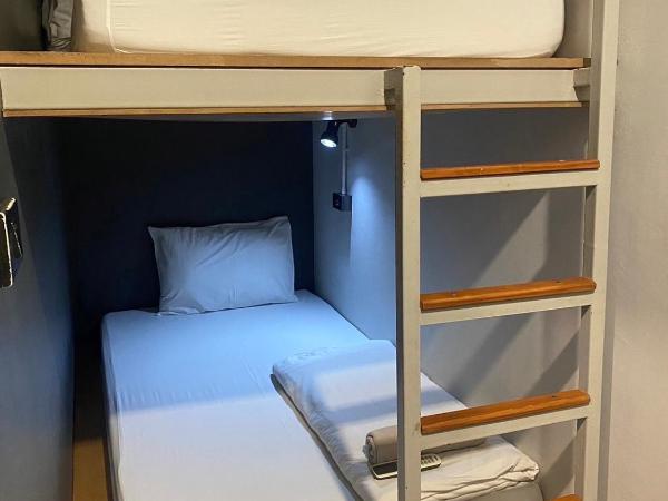 Ekanek Hostel : photo 3 de la chambre chambre lits jumeaux avec toilettes communes