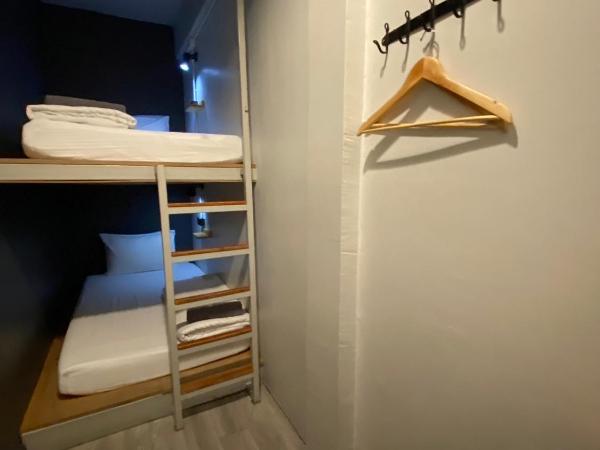 Ekanek Hostel : photo 2 de la chambre chambre lits jumeaux avec toilettes communes