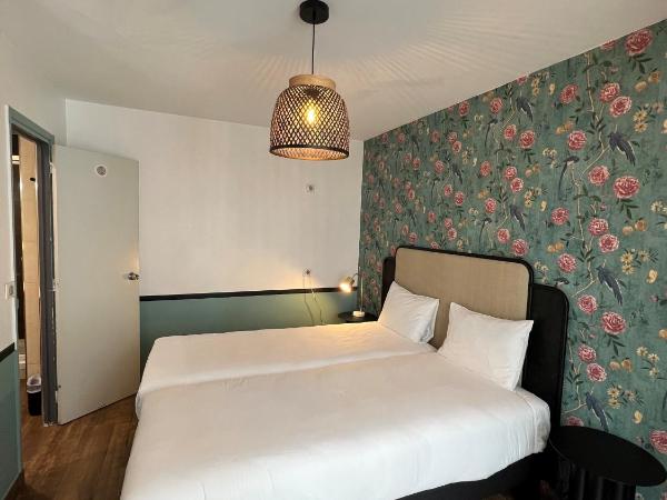 Vintage Paris Gare du Nord by Hiphophostels : photo 1 de la chambre chambre lits jumeaux