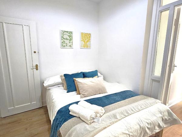 Luxurious Guesthouse Accommodation for Professionals and Students near Cardiff City Centre : photo 7 de la chambre chambre double avec salle de bains commune