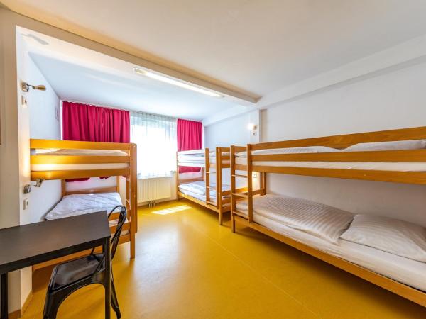 A&T Hotel & Hostel : photo 5 de la chambre lit simple dans dortoir à 6 lits